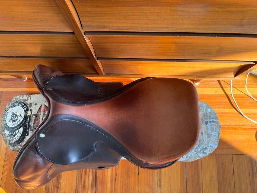 HERMES 17” Hermes Essentielle Jump Saddle (3)