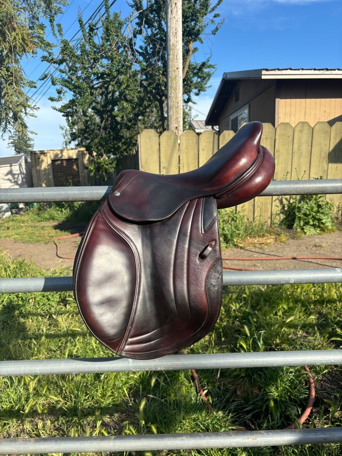 CWD 17” jumping saddle