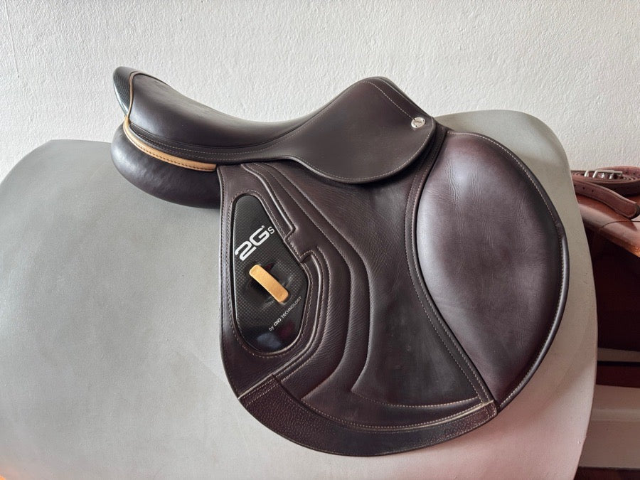 CWD 17” 2023 CWD SE40 2Gs PRO Saddle - 3C - Full Buffalo (2)