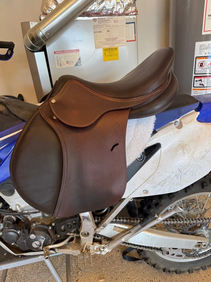 ANTARES 2022, 17.5 Antares saddle (2)