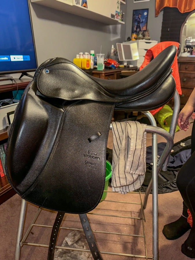 Stubben Genesis CL 18” seat 31cm MW Tree