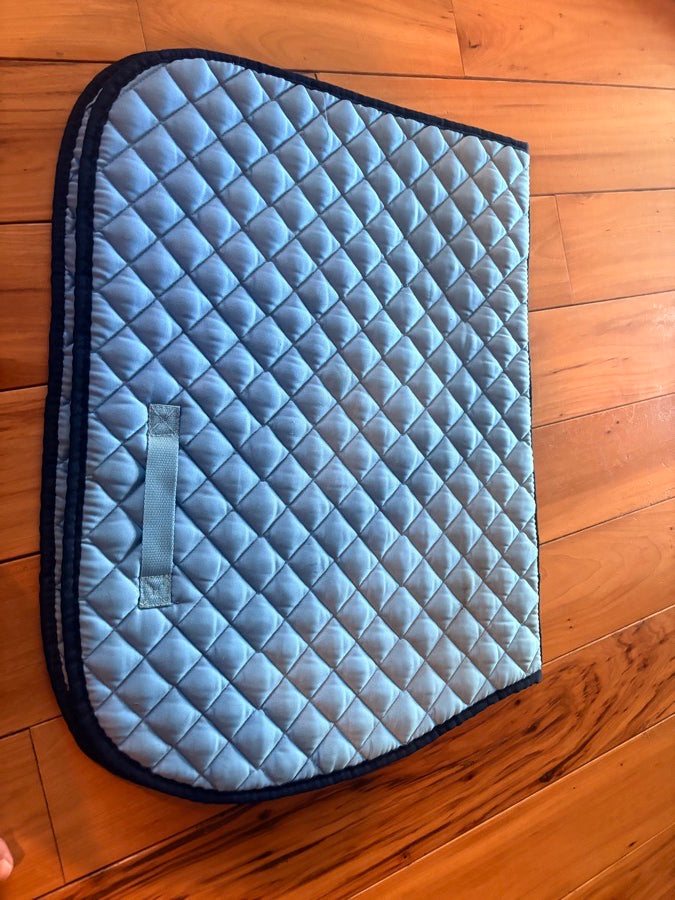 SMARTPAK Two medium saddle, pads brand new. (2)