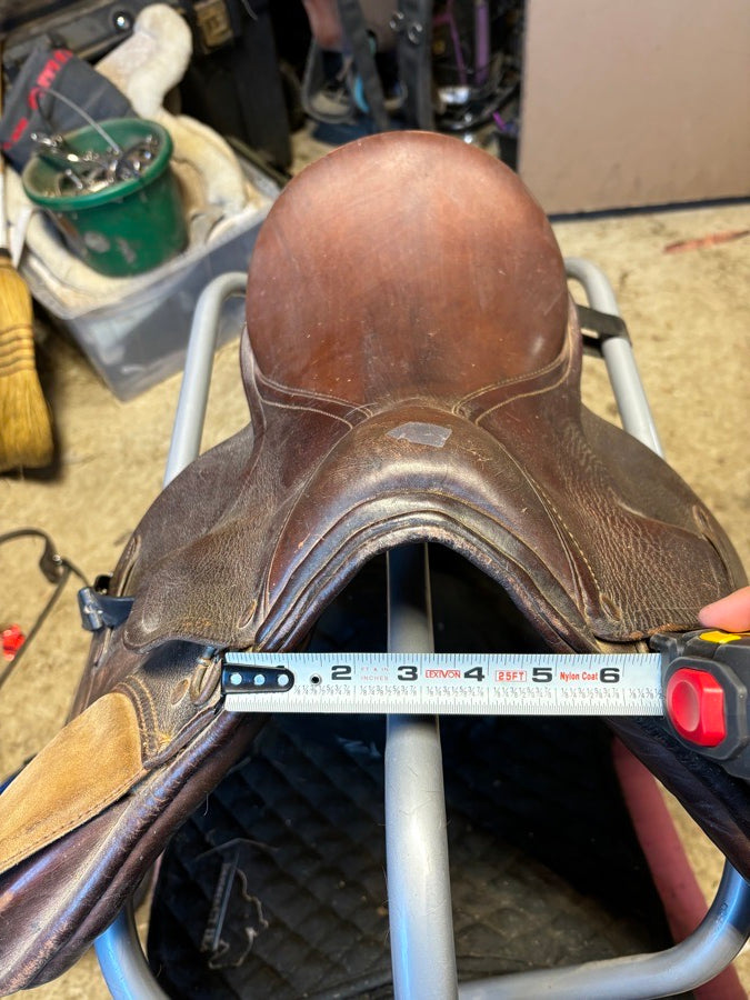Leather brown all purpose English saddle