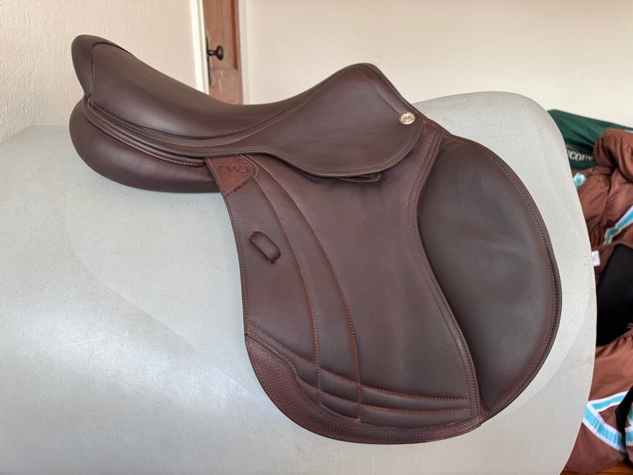 CWD 17.5” 2024 CWD SE39 Hunter Mademoiselle 2Gs Saddle - 3CH - Full Buffalo (2)