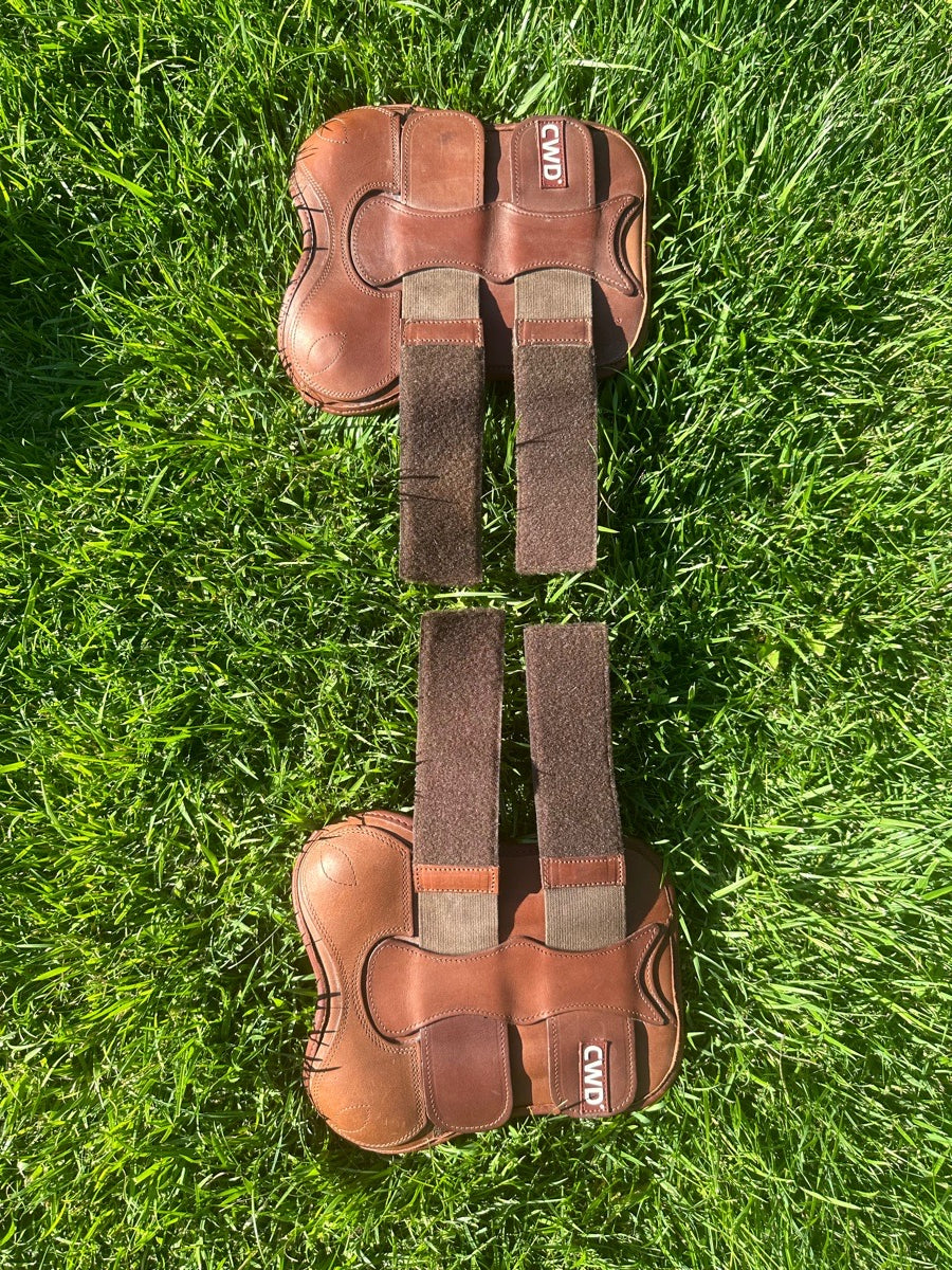 CWD boots size 2 Velcro