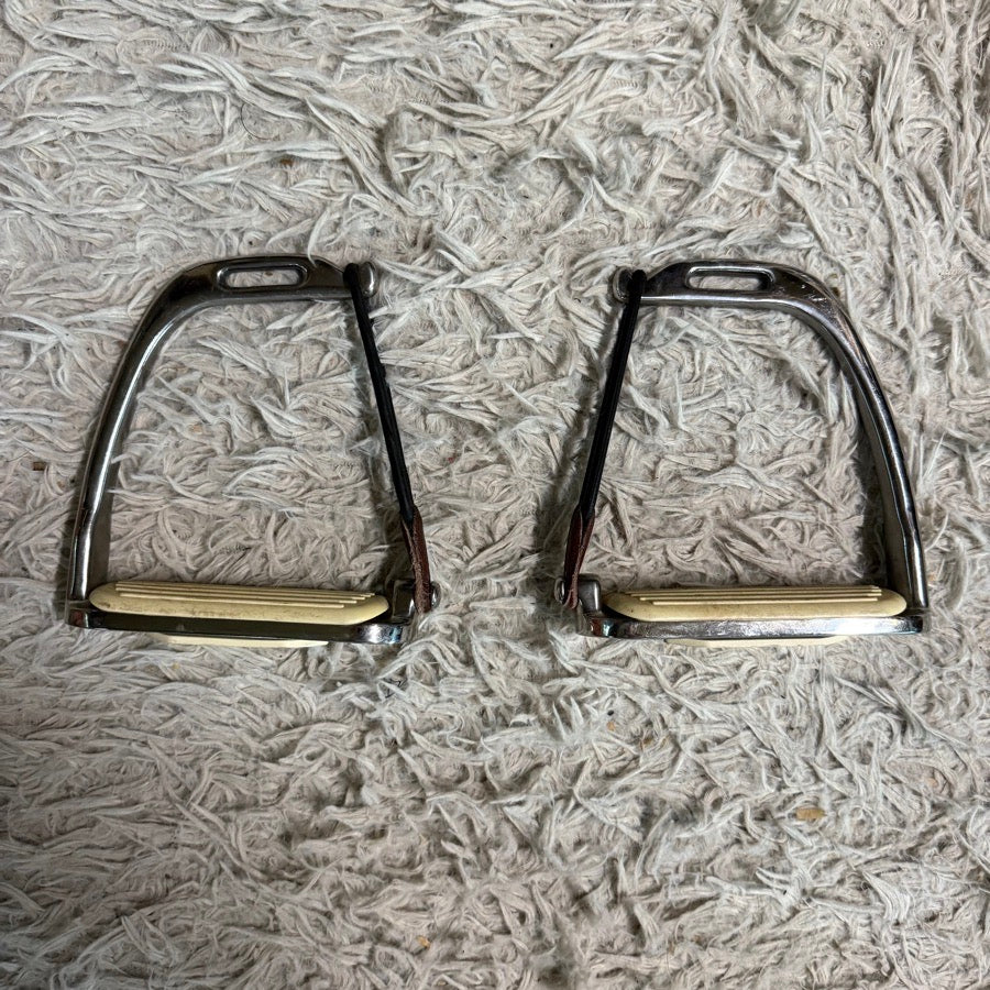 OTHER 4.75 In English Horseback Riding Peacock Stirrup Irons. Good Condition.