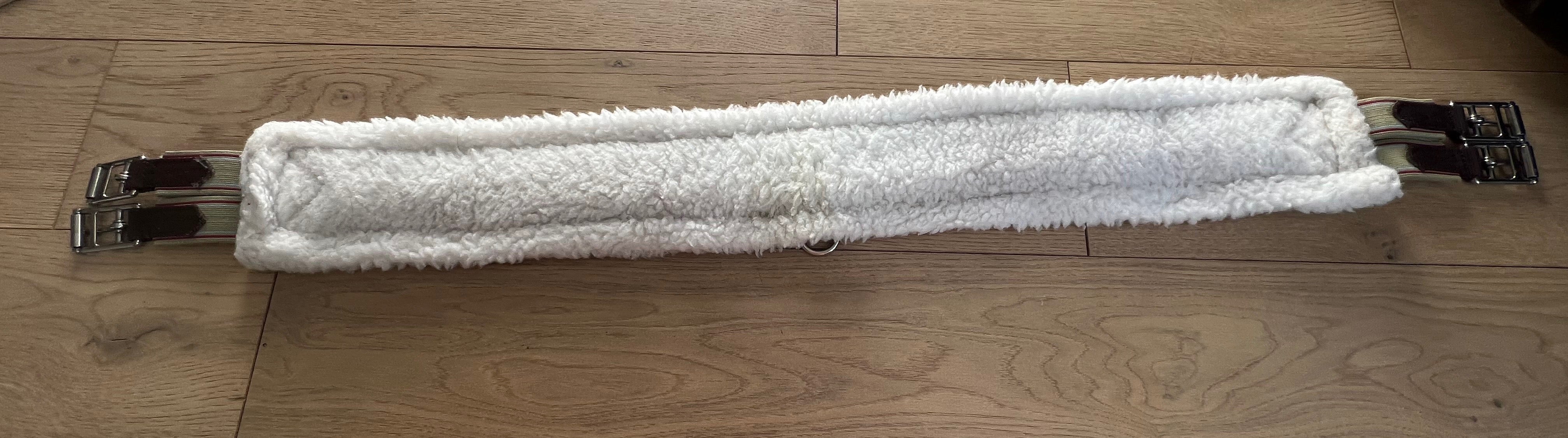 Size 48 fluffy Ovation girth
