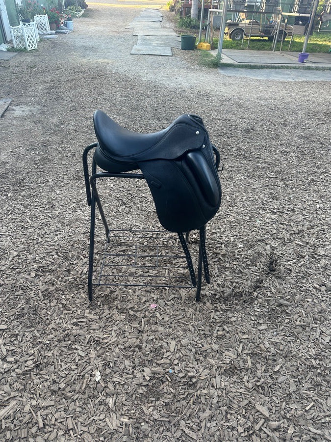 2021 Custom Advantage R Dressage Saddle 18.5/15/R2 in Buffalo