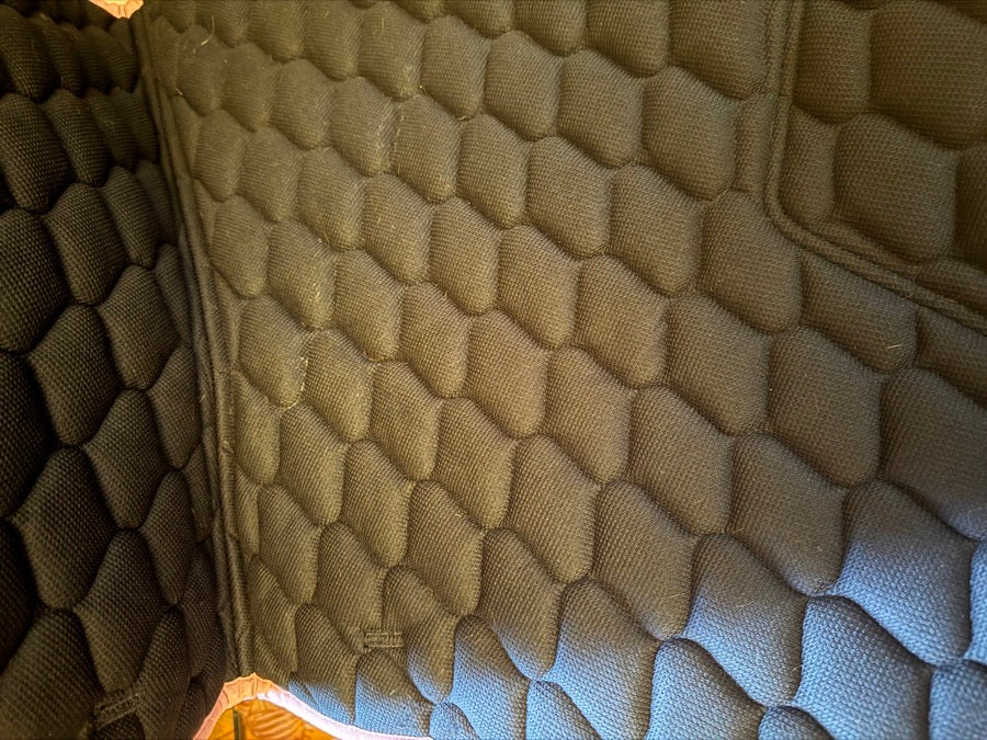 SHIRES Shires ARMA Contour Pro Luxe Jump  Saddle Pad (4)