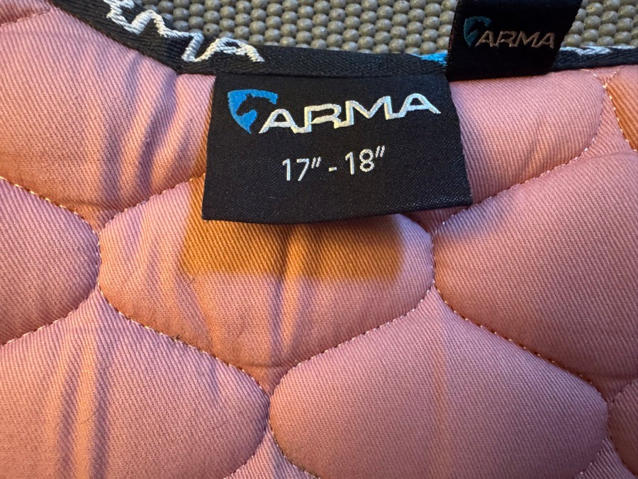 SHIRES Shires ARMA Contour Pro Luxe Jump  Saddle Pad (3)