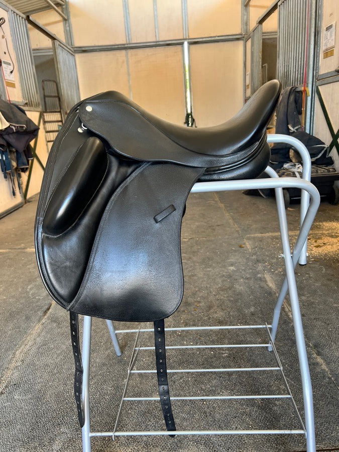CUSTOM SADDLERY 17.5” Custom Saddlery Wolfgang solo II (3)