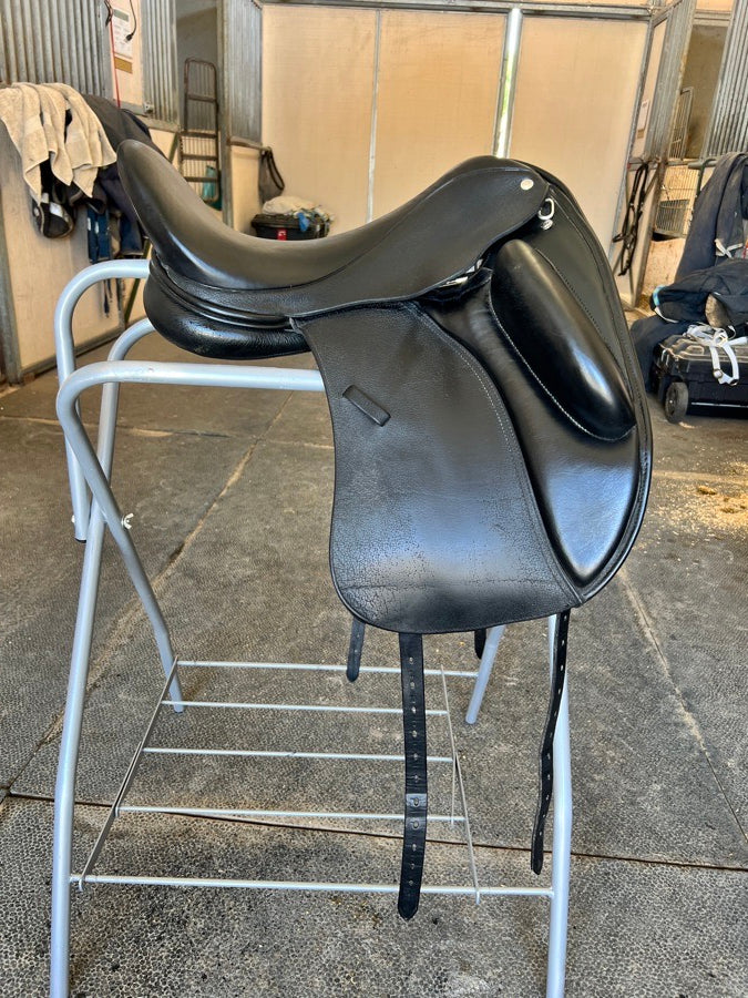CUSTOM SADDLERY 17.5” Custom Saddlery Wolfgang solo II