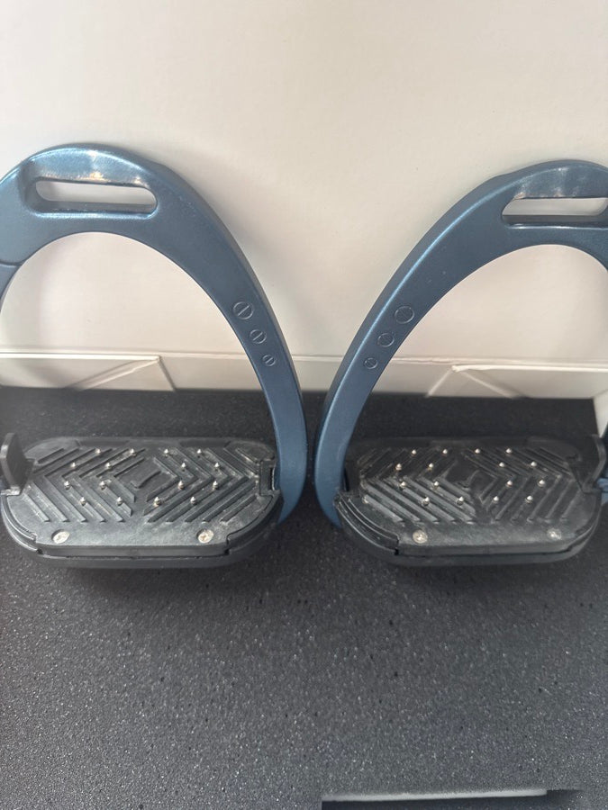 LEMIEUX LeMieux Vector Control Stirrups Royal Blue (4)
