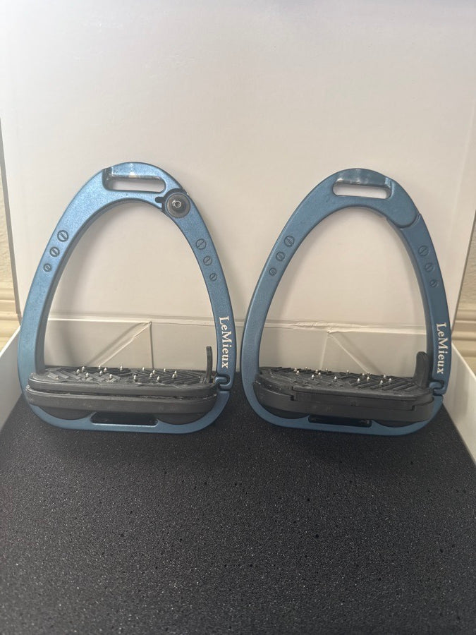 LEMIEUX LeMieux Vector Control Stirrups Royal Blue (3)