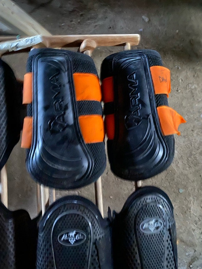 Arma Mesh Brushing boots - Orange and Black