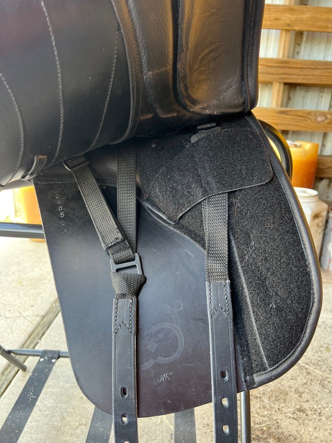 CROSBY Crosby Dressage Adj Saddle (3)