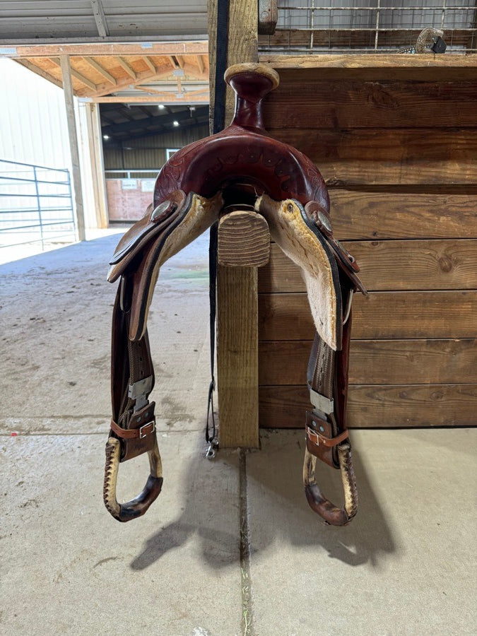 BIG HORN Used roper saddle (6)