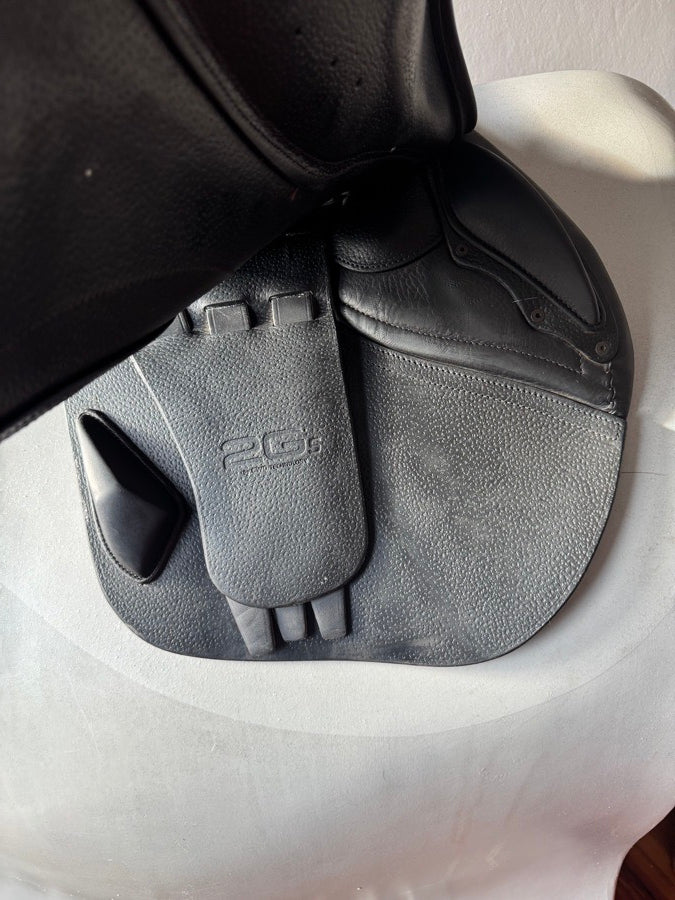CWD 17.5” CWD SE26 2Gs Saddle - 2L - BLACK - Full Buffalo - RARE! (2)