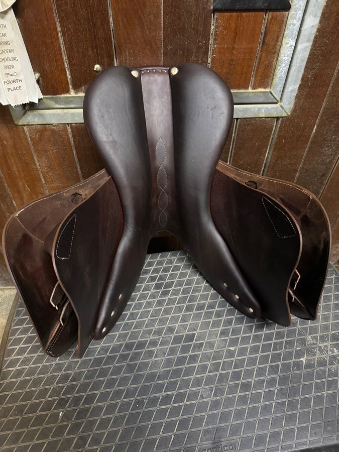 2022 18 Antares Contact Saddle