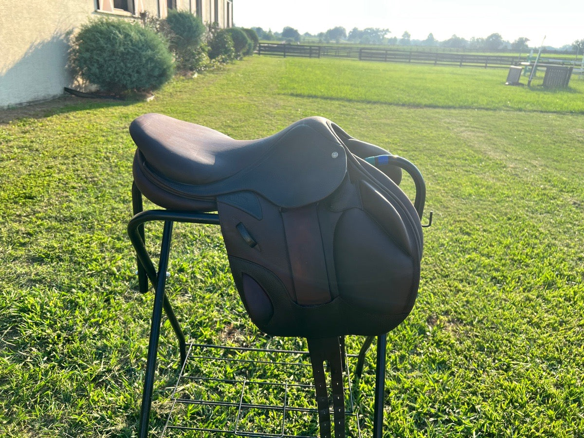 CWD jump saddle