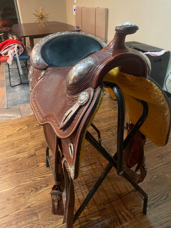 Dale Chavez 16” Western Show Saddle, Headstall and Roman Reins