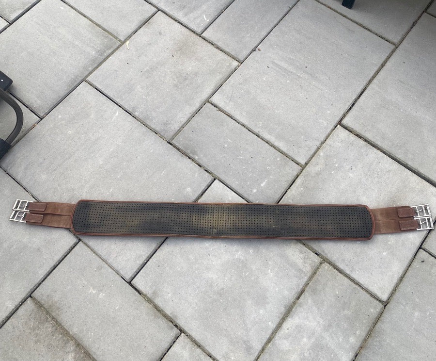 50” Professionals Choice Brown Neoprene Girth