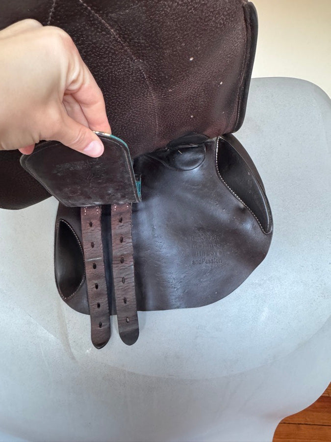 VOLTAIRE 15.5” 2019 Voltaire Welli Saddle - Children’s / Pony - 0A - Full Buffalo (3)