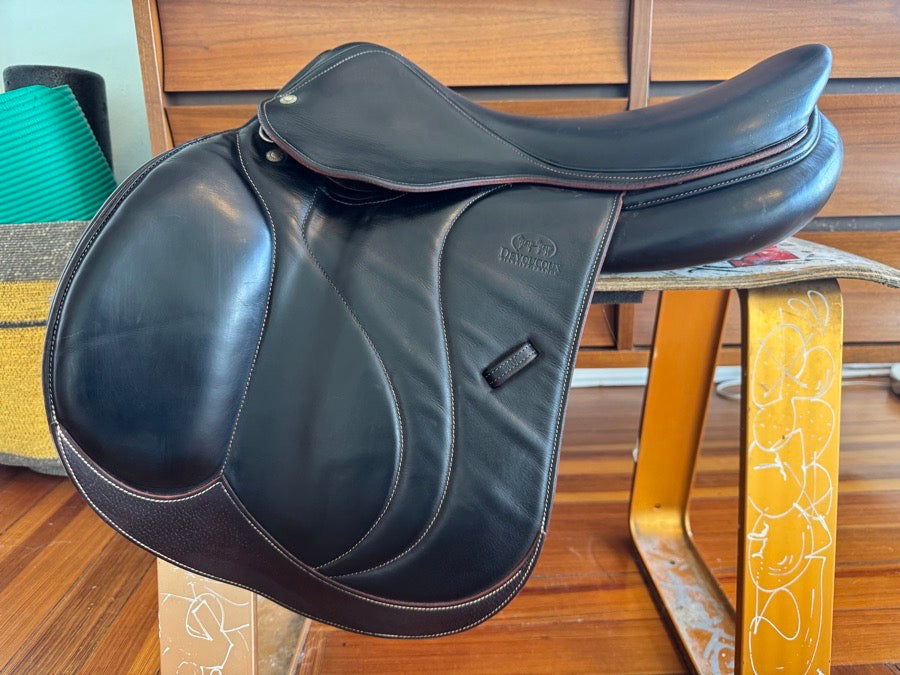 17.5” 2016 Devoucoux Biarritz C Jump Saddle - Full Buffalo!