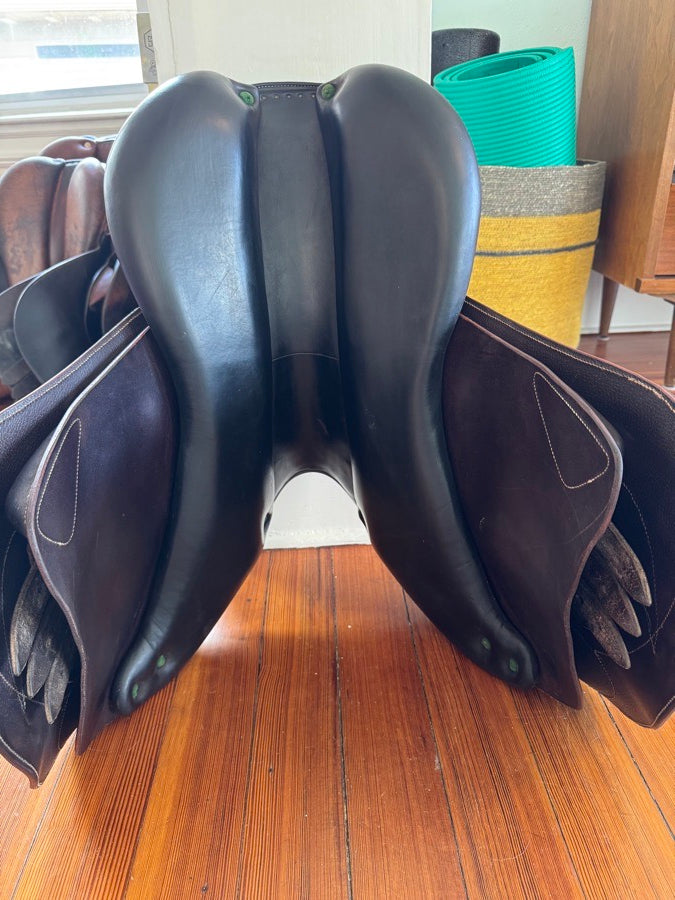 17.5” 2016 Devoucoux Biarritz C Jump Saddle - Full Buffalo!