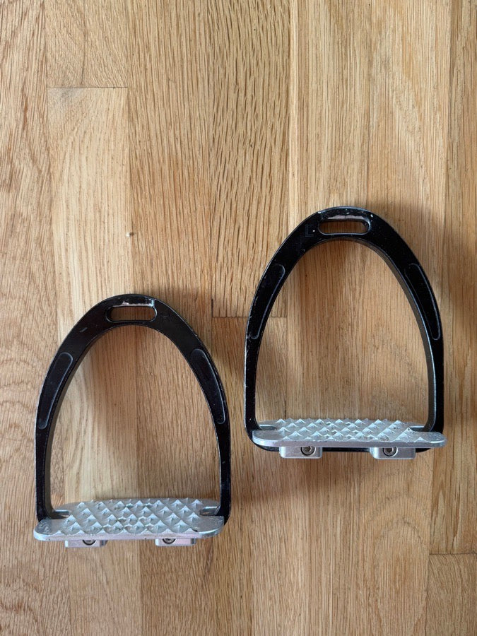 TECH STIRRUPS Tech Sienna Stirrups (3)
