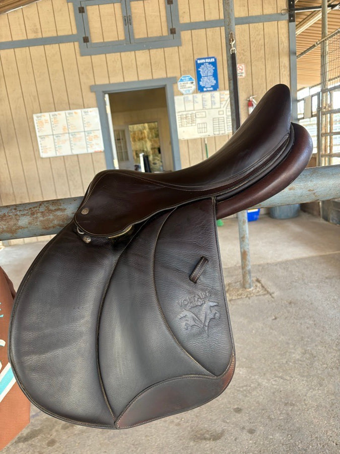 VOLTAIRE Voltaire Saddle 18”