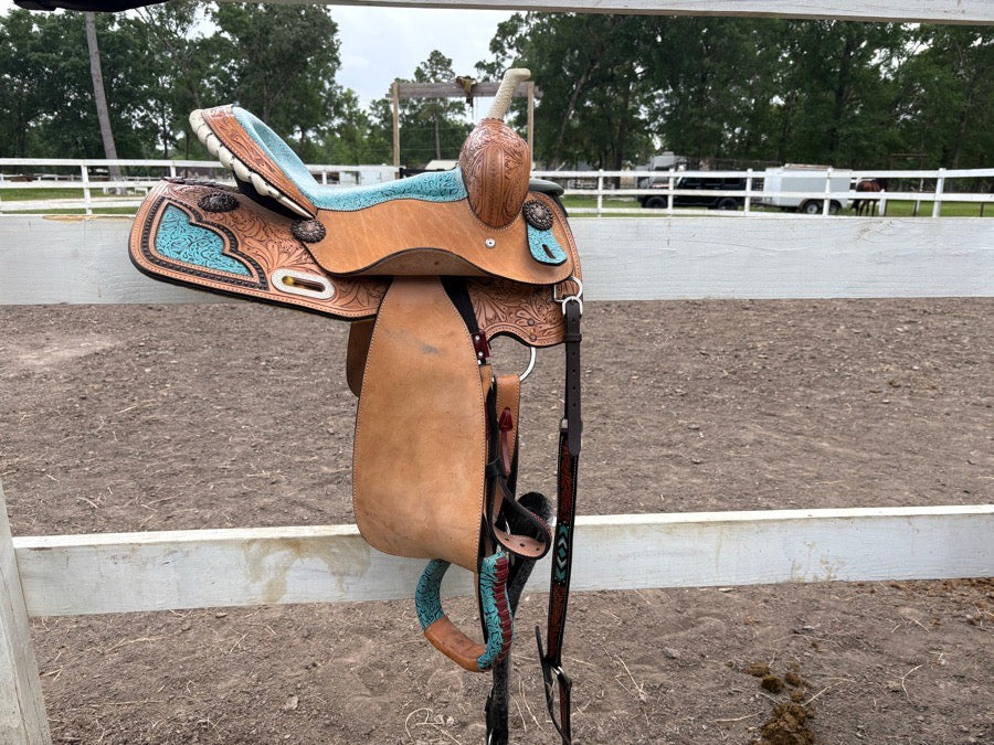 DOUBLE TT Double T saddle. size 14, with matching tack (3)