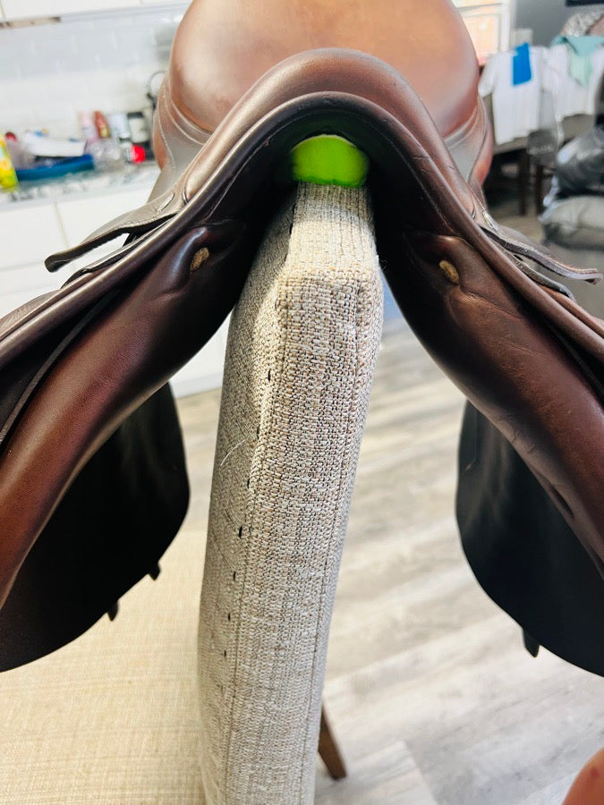 17.5 2017 Antares saddle