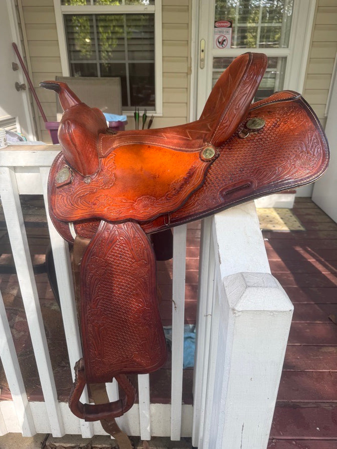 Other Stunning silver concho western saddle (5)