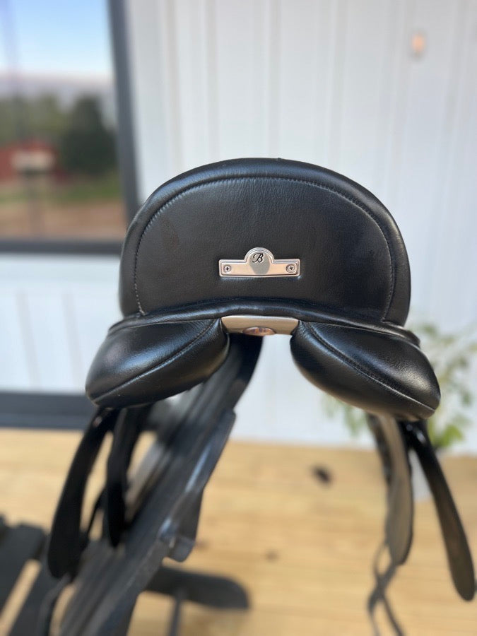 Bates innova dressage saddle