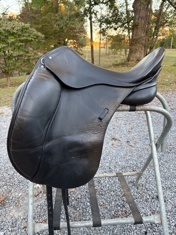 SCHLEESE 17.5” Schleese Wave Dressage Saddle (4)