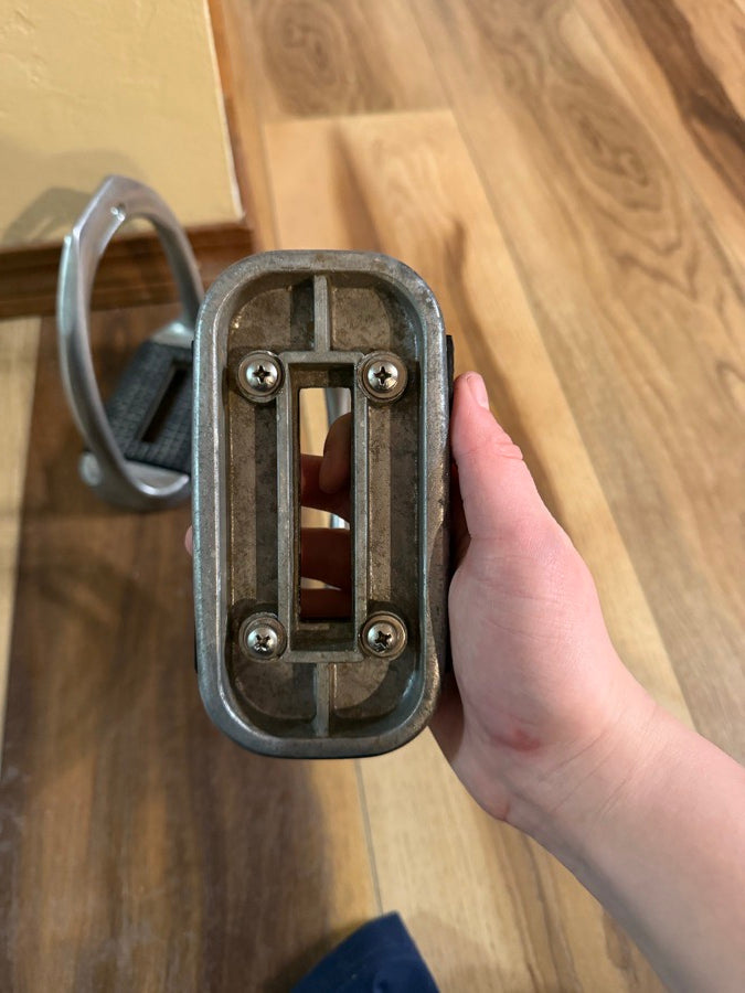 Other Equi wing wide tread stirrups (6)