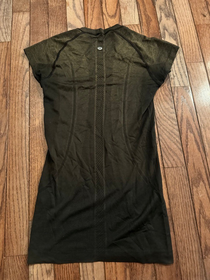 Lulu Lemon Short Sleeve Shirt