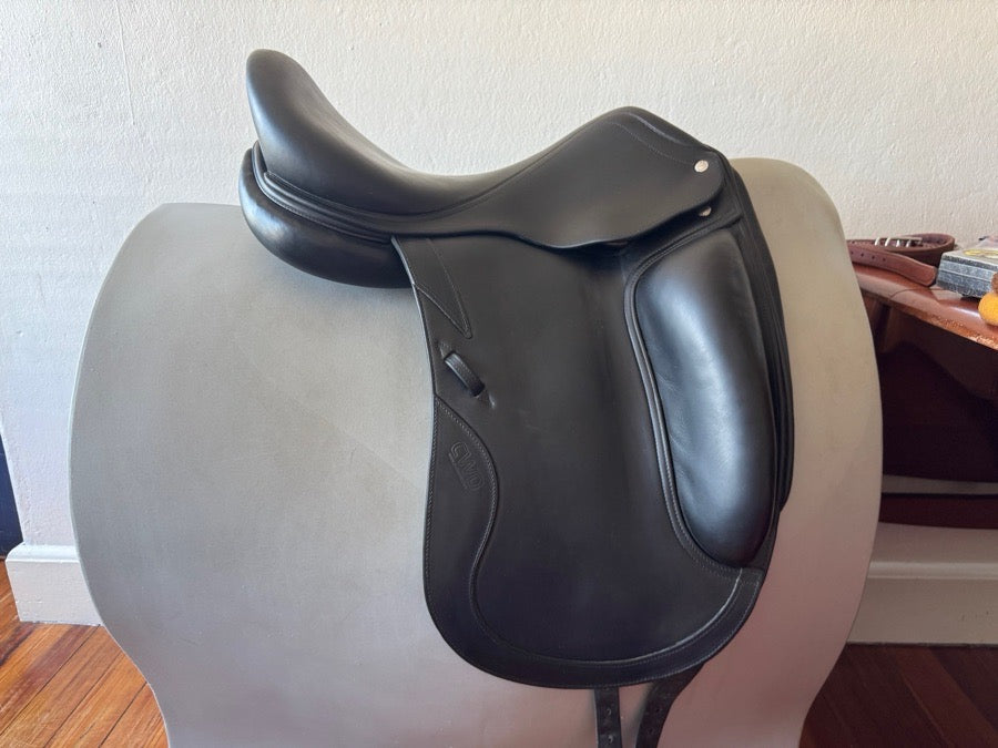 CWD 18” CWD SE05 Dressage Saddle - Full Buffalo - WIDE Tree -MINT!