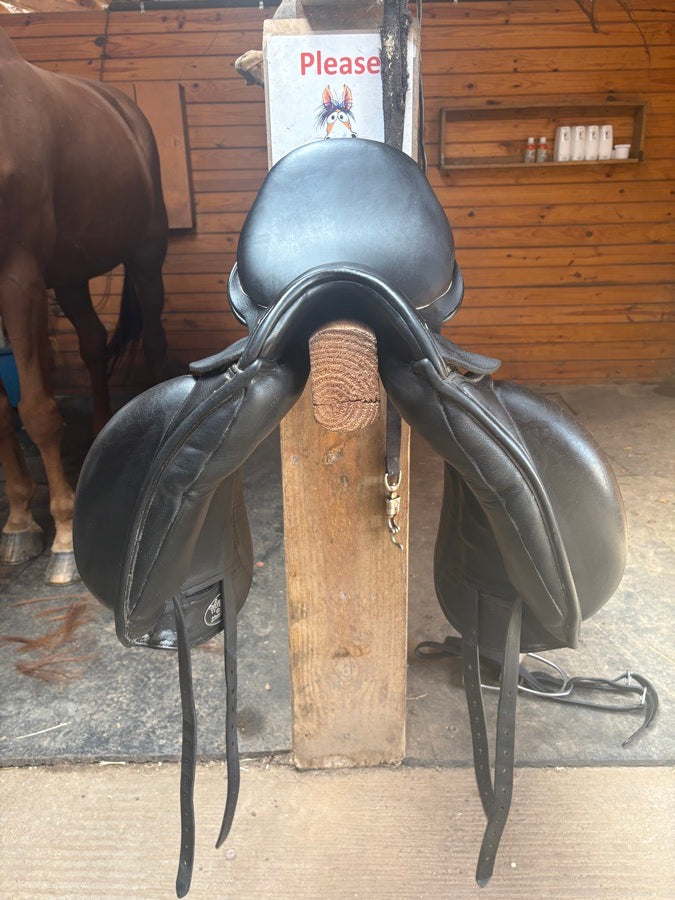 CUSTOM SADDLERY Custom dressadge saddle (5)