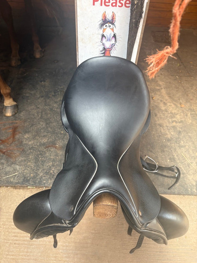 CUSTOM SADDLERY Custom dressadge saddle (4)