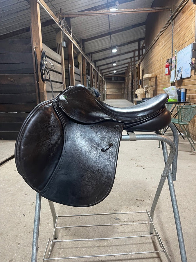 County solution jump saddle!