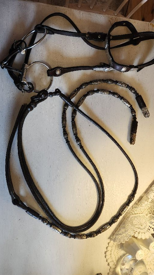 CUSTOM SADDLERY Silver Bridle set with romel reins and matching breast collar (3)