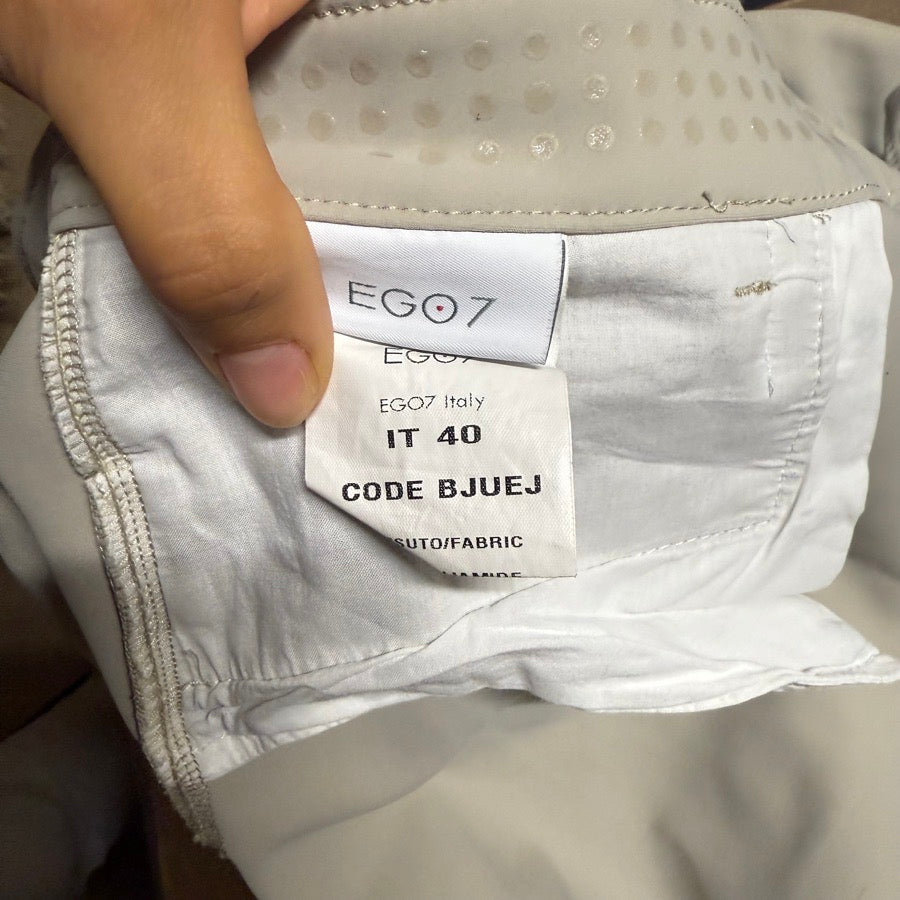Women’s Size IT40 Tan Ego 7 Knee Patch Horseback Riding Breeches. Good Condition