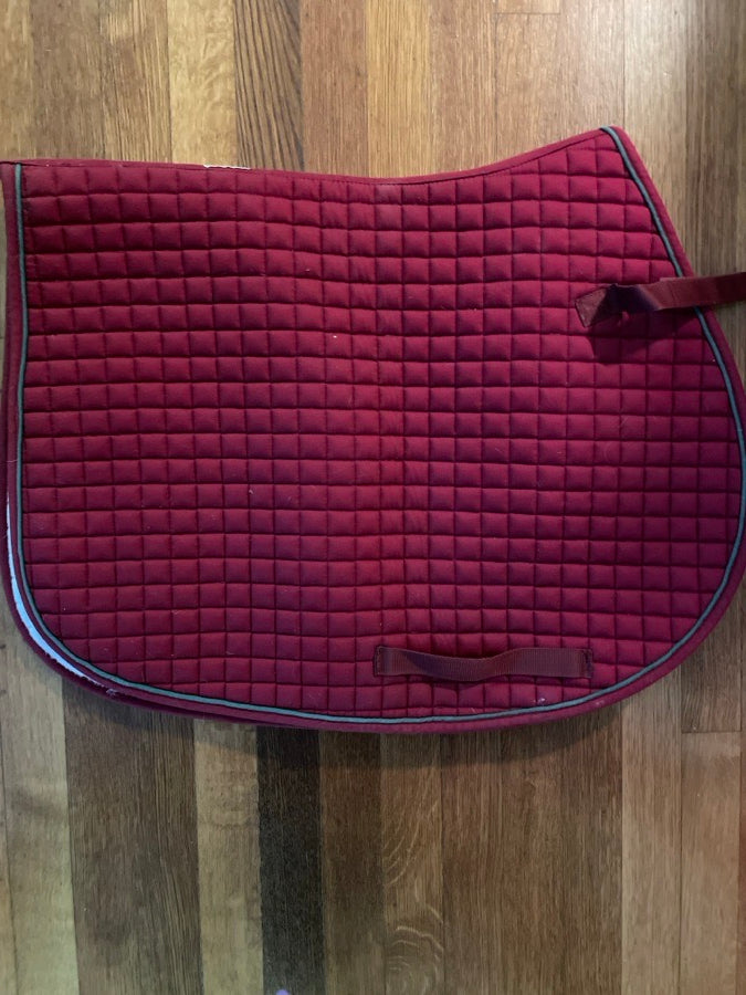 Red saddle pad