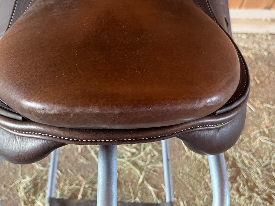 HDR - HENRI DE RIVEL 17" HDR Galia Close Contact Saddle (4)
