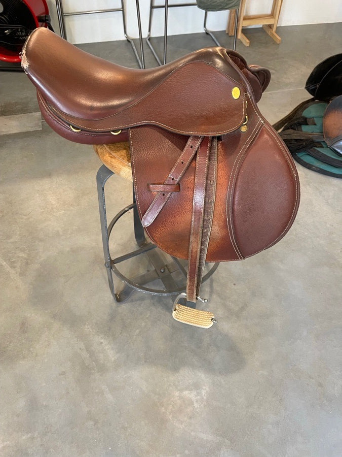 Kincaid close contact saddle