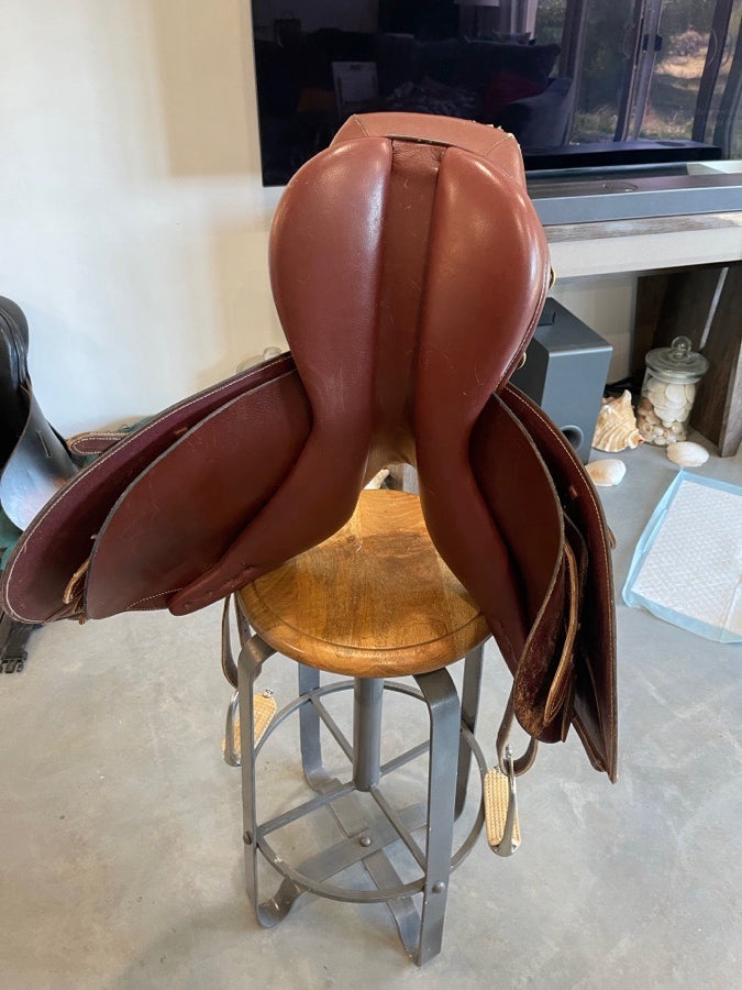 Kincaid close contact saddle