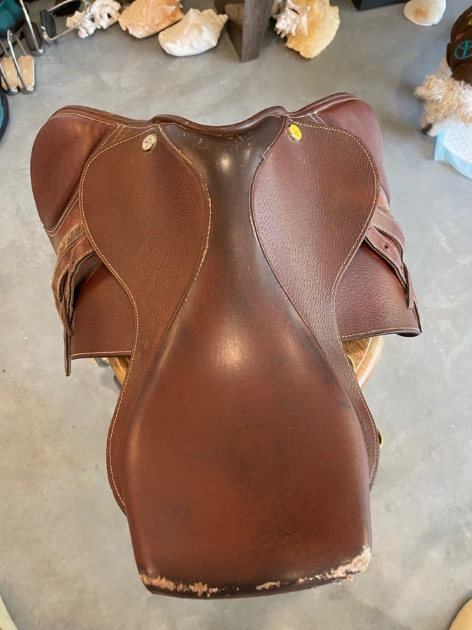 Kincaid close contact saddle
