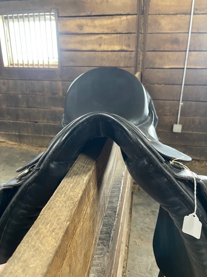 Thornhill Klasse dressage saddle